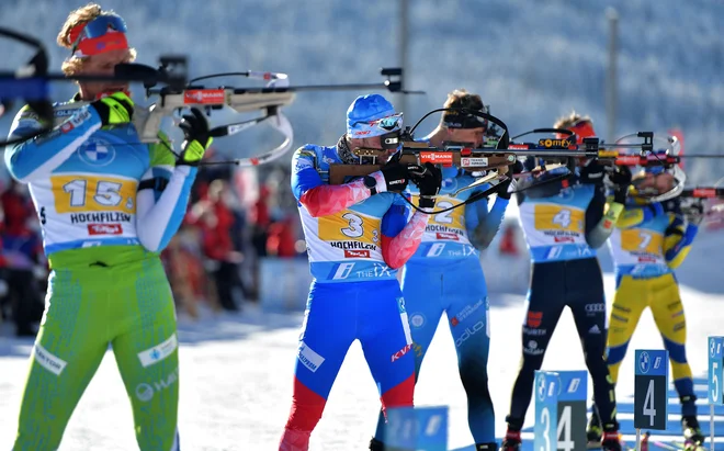 Klemen Bauer levo je obetavno začel slovenski štafetni nastop. FOTO: Joe Klamar/AFP
