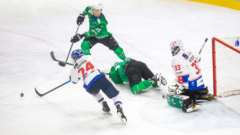 Fotografija: Ljubljanske hokejiste čaka niz zahtevnih gostovanj. FOTO: Voranc Vogel