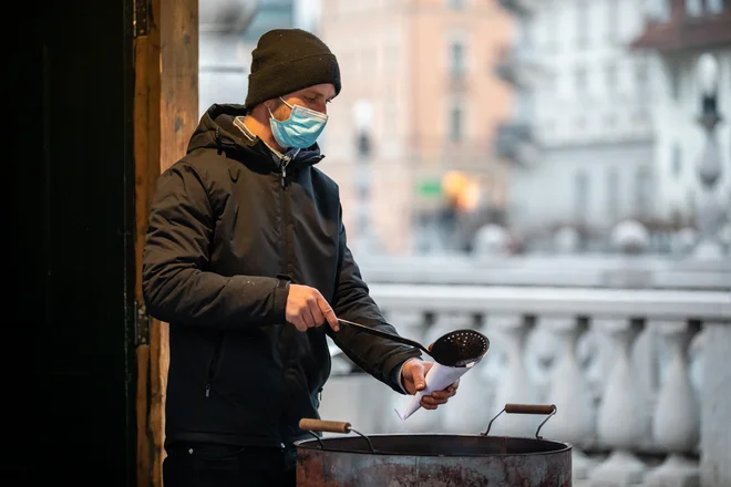 Kostanj in lučke v Ljubljani. FOTO: Črt Piksi
