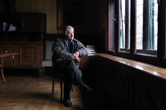 V prelomnih zgodovinskih dogodkih, ki so pripeljali do nastanka samostojne države, je imel Niko Grafenauer kot angažiran intelektualec, pisec, urednik in organizator zelo pomembno vlogo. FOTO: Jure Eržen
