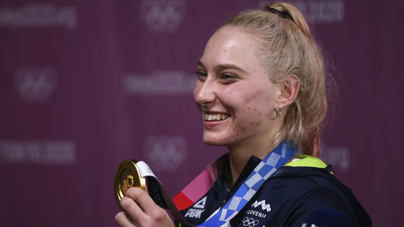 Fotografija: Z osvojenim zlatim olimpijskim odličjem je po mnenju mnogih že zdaj najboljša plezalka vseh časov spisala zgodovino. FOTO: Maxim Shemetov/Reuters