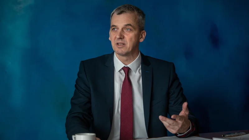 Fotografija: Pomembno je, da izberemo prave cilje, to je zmanjševanje izpustov toplogrednih plinov, ki povzročajo podnebne spremembe – jedrska energija, obnovljivi in drugi brezogljični viri so le metode, kako priti do cilja, poudarja Danijel Levičar, poslovni direktor Gen energije. FOTO: Voranc Vogel/Delo