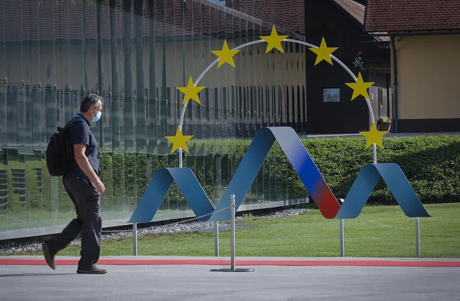 Slovenskemu predsedstvu je povzročala skrbi možnost, da bo zdravstvena situacija preprečila fizično izvedbo dogodkov. Foto: Jože Suhadolnik/Delo