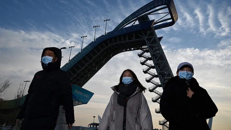 Fotografija: Peking si želi zagotoviti modro nebo nad vsemi olimpijskimi prizorišči, zato bodo začasno zaprli številne tovarne. FOTO: Noel Celis/AFP