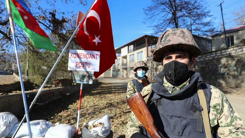 Fotografija: Po zadnjih spopadih je Azerbajdžan dobil nazaj tisto, zaradi česar je Turčija prekinila stike z Armenijo. FOTO: Aziz Karimov/Reuters