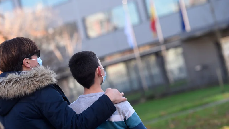 Fotografija: V nevladni organizaciji Save the Children so ugotovili, da so se v primerjavi z letom 2017 duševne motnje, kot sta anksioznost in depresija, med španskimi otroki in mladostniki od 4. do 14. leta z 1,1 povečale na 4 odstotke. FOTO Miguel Riopa/Afp