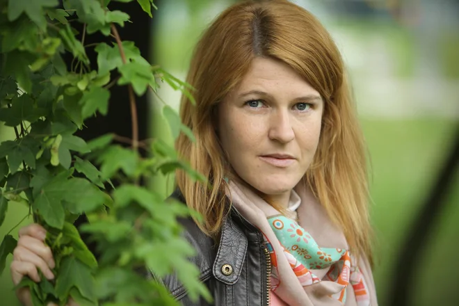 &raquo;Je umirjena, preudarna in ima to lepo in redko lastnost med ekologi, da deluje povezovalno,&laquo; je&nbsp;Uršo Zgojznik leta 2018, ko je postala Slovenka leta, opisal Uroš Macerl. FOTO: Jure Eržen/Delo

