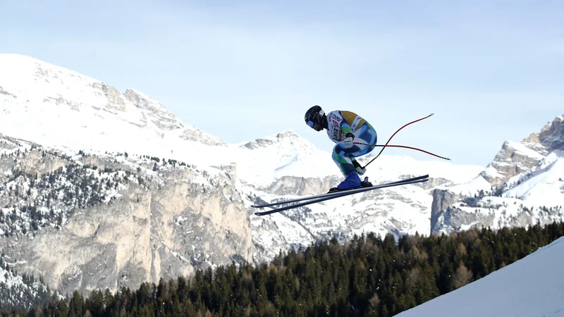 Fotografija: Martin Čater v akciji na današnji tekmi v Val Gardeni. FOTO: Alessandro Garofalo/Reuters