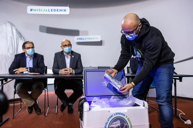 Olimpijski komite Slovenije in Pivovarna Laško Union sta zagnala trajnostni projekt, katerega namen je ozaveščati in izobraževati slovensko in tujo javnost o nujnosti sprememb za ohranitev ledenikov. FOTO: Črt Piksi/Delo
