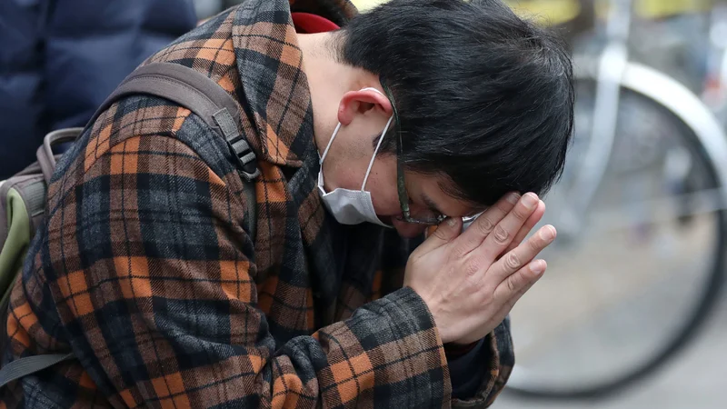 Fotografija: Japonski mediji so poročali, da je večina ljudi v požaru umrla zaradi zastrupitve z ogljikovim monoksidom. FOTO: Str. Afp