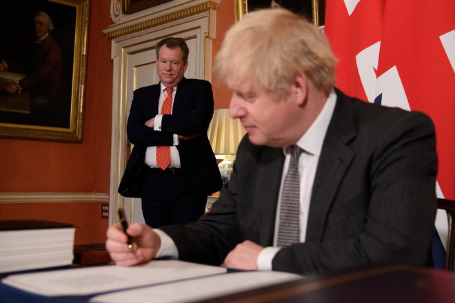 Frost, ki je bil glavni britanski pogajalec za brexit, velja za zvestega sodelavca Johnsona, pa vendar se je zdaj odločil za umik. FOTO: Leon Neal/Reuters
