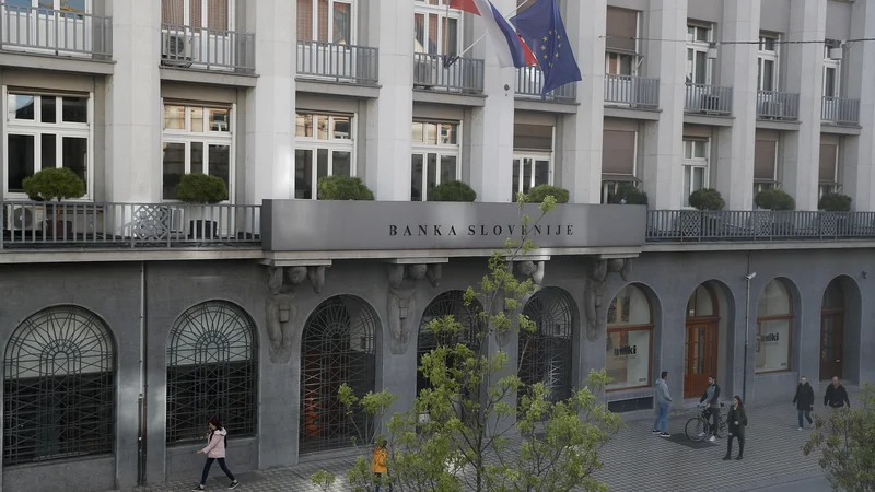 Fotografija: Osem let je minilo od izbrisa delnic in podrejenih obveznic. Foto Leon Vidic