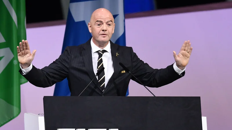 Fotografija: Gianni Infantino obljublja Fifinim članicam dodatne finančne prilive. FOTO: Franck Fife/AFP