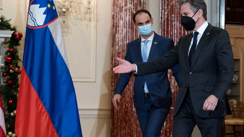 Fotografija: Zunanja ministra Antony Blinkenin Anže Logar po pogovorih. Foto: Jose Luis Magana/Pool via REUTERS