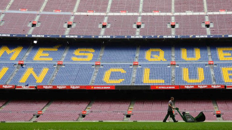 Fotografija: Tudi štadion Barcelone bodo prenovili, zavihtel se bo med največje na svetu. FOTO: Phil Noble/Reuters
