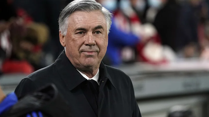 Fotografija: S tekmo več od najbližjih zasledovalcev je ekipa Carla Ancelottija (na fotografiji) uspešno prestala tudi zadnji izziv v Bilbau, kjer je slavila z 2:1. FOTO: Vincent West/Reuters