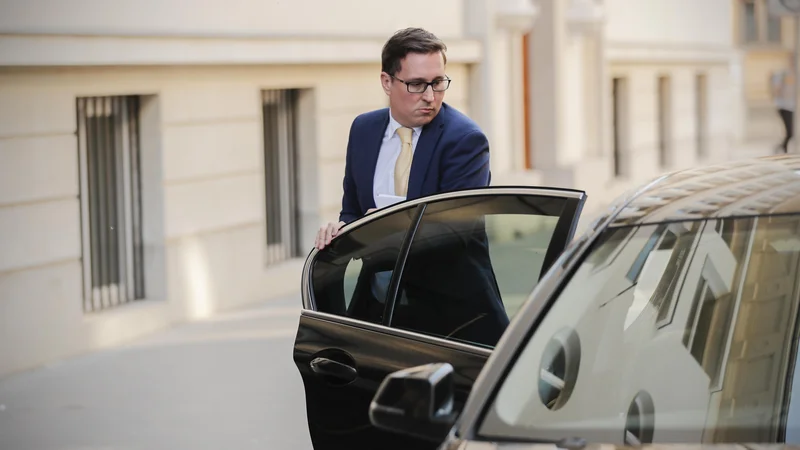 Fotografija: Boštjan Koritnik, minister za javno upravo, bo 86 strani dolgo poročilo računskega sodišča komentiral po novem letu. FOTO: Uroš Hočevar/Delo