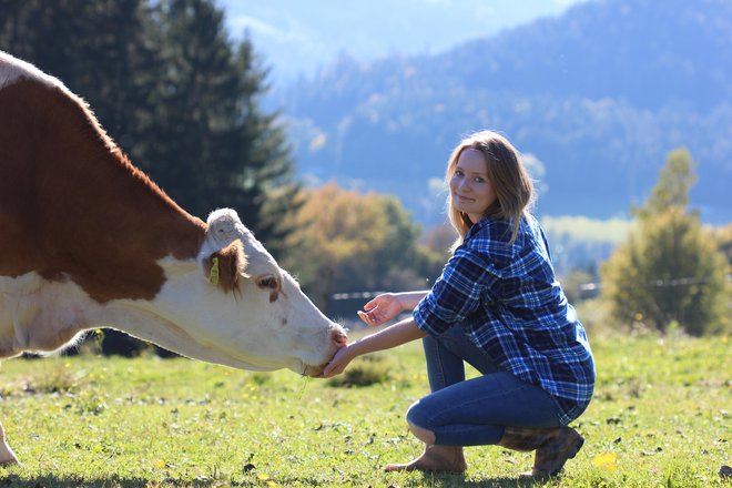 Izvedbeni del skupne kmetijske politike bo moral zagotoviti, da bodo sredstva prišla do razvojno sposobnih družinskih kmetij, pravi Anja Mager, predsednica Zveze slovenske podeželske mladine. FOTO: Julija Kordež
