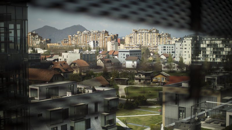 Fotografija: Cene stanovanj so rekordne in dosegajo tudi eno večjih realnih rasti v zgodovini Slovenije, največjo po letu 2007. FOTO: Jure Eržen/Delo
