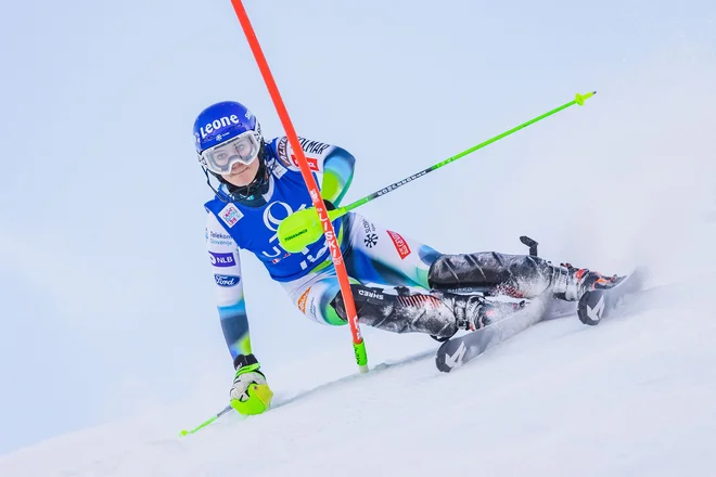 Andreji Slokar, na fotografiji včeraj v Lienzu, v novi sezoni ne uspe svobodno zadihati. FOTO: Dominik Angerer/AFP
