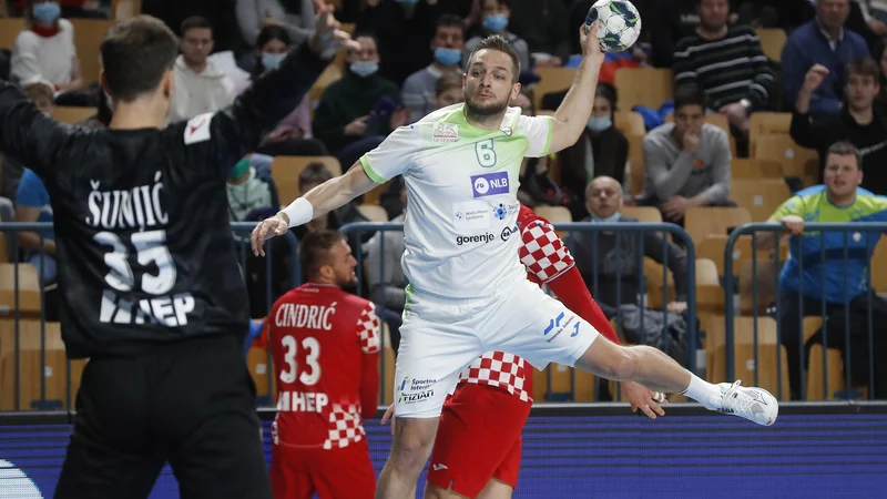 Fotografija: Gašper Marguč je proti Hrvaški dosegel sedem golov in prebil mejo 400 v reprezentančnem dresu. FOTO: Leon Vidic