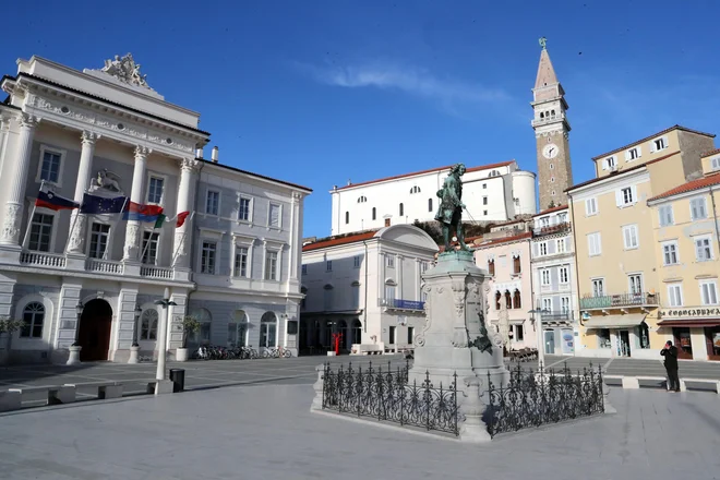 Slovenski turizem je v minulem letu ustvaril bistveno več turističnega prometa kot v letu 2020, vendar še zmeraj krepko manj kot v letu 2019. FOTO: Jure Eržen
