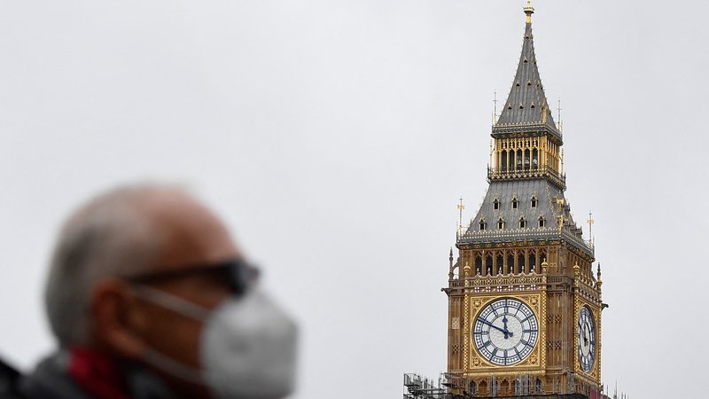 Fotografija: Če se bodo uresničile napovedi, bo brexit na dolgi rok Združeno kraljestvo stal dvakrat več kakor pandemija. Foto: Toby Melville/Reuters
