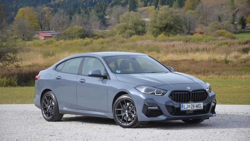 Fotografija: BMW serije 2 grancoupe je manjša bavarska limuzina s sprednjim pogonom. Foto Gašper Boncelj