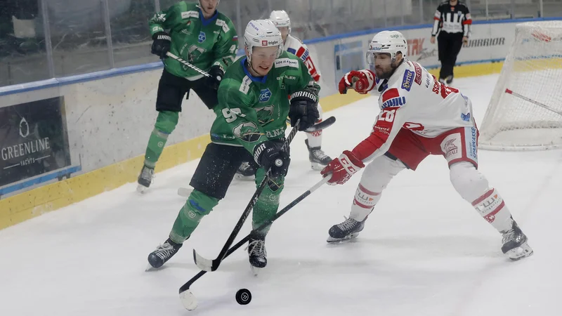 Fotografija: Zelenobeli hokejisti še čakajo na tekmovalni začetek leta 2022. FOTO: Leon Vidic