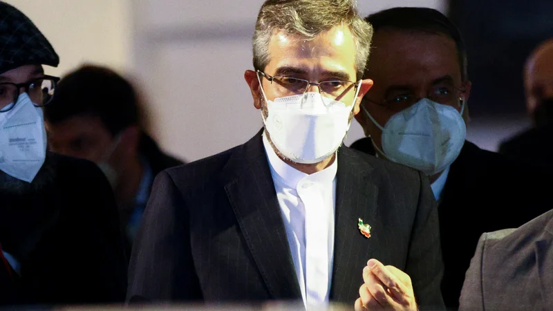 Fotografija: Glavni iranski pogajalec Ali Bagheri Kani med prejšnjim krogom pogajanj na Dunaju. Foto Lisi Niesner/Reuters