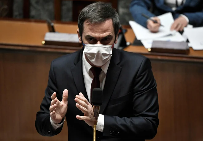 Francoski minister za zdravje&nbsp;Olivier Véran v narodni skupščini.&nbsp;FOTO&nbsp;Stephane De Sakutin/Afp

