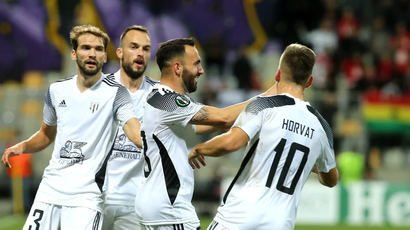 Fotografija: Murini nogometaši se veselijo nadaljevanja sezone. FOTO: Jože Suhadolnik/Delo