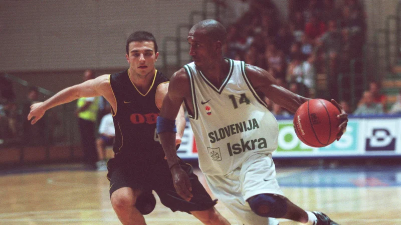 Fotografija: Arriel McDonald je bil prvi naturalizirani Američan v slovenski reprezentanci. FOTO: Igor Modic/Delo