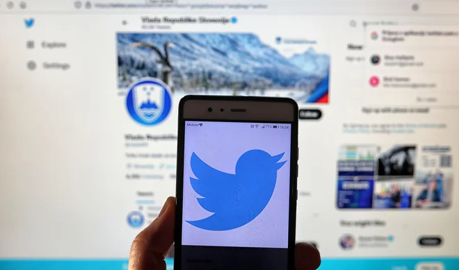 Uradni vladni twitter profil ima približno 96.000 sledilcev, koalicija Kul in potencialna &raquo;vlada v senci&laquo; pa profila nimata, precej manj sledilcev imajo tudi opozicijski voditelji. FOTO: Blaž Samec/Delo
