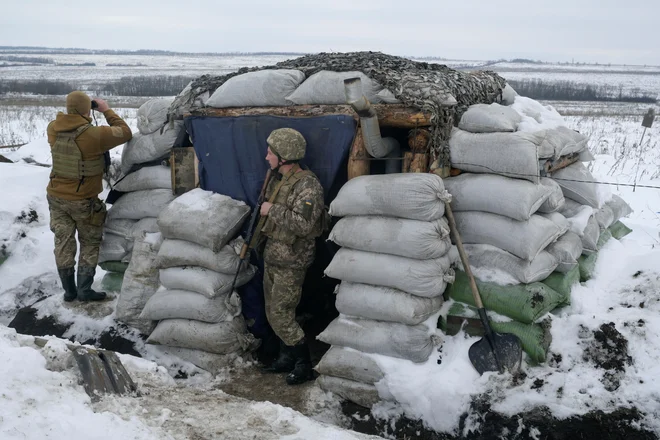Diplomacija bo v prihodnjih dneh delala na visokih obratih. FOTO: Maksim Levin/Reuters
