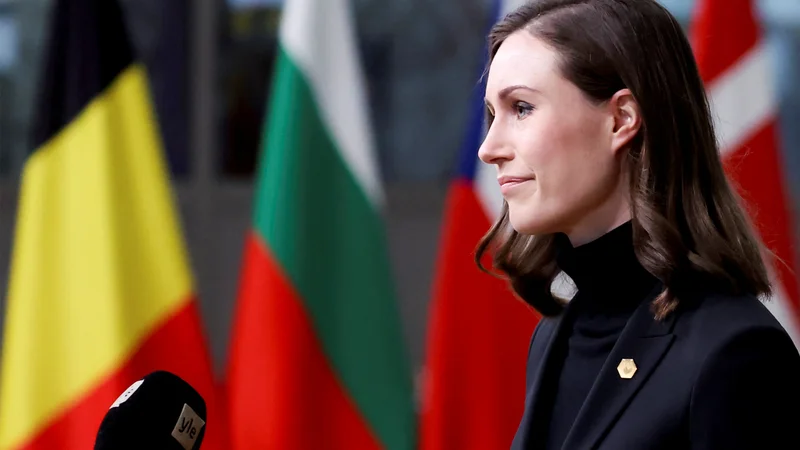 Fotografija: Finski in švedski predstavniki so v zadnjih tednih opozorili, da ima vsaka država pravico odločati o svoji varnostni politiki. To je poudarila tudi finska premierka Sanna Marin. Foto: Kenzo Tribouillard/Reuters