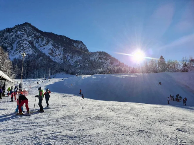 Žičnico v Mojstrani, ki so jo konec 60. let podprla tedaj pristojna jeseniška občina in tudi Železarne Jesenice, deluje že 53 let. FOTO:  arhiv smučišča
