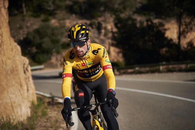 Primož Roglič je v Španiji nabiral prve kolesarske kilometre v letu 2022. FOTO: Jumbo Visma
