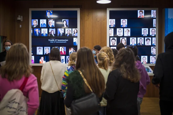 Multimedijski center DOŽIVI EVROPO vam približa Evropsko unijo in evropske politike na zanimiv, interaktiven in poučen način, obenem pa vam, kar je najpomembnejše, predstavi, kako lahko na njeno delovanje vplivate sami. In to v kar 24 jezikih! FOTO: Hiša Evropske unije. FOTO: Hiša Evropske Unije 
