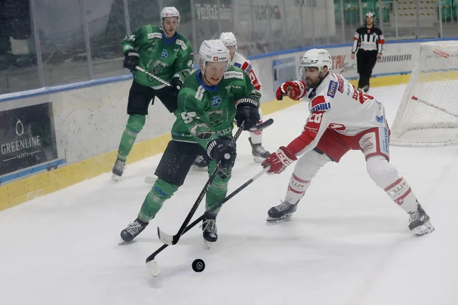 Hokejisti SŽ Olimpije so nazadnje v ICEHL igrali 30.decembra in izgubili doma proti Celovčanom z 1:5. FOTO:&nbsp;Leon Vidic/Delo
