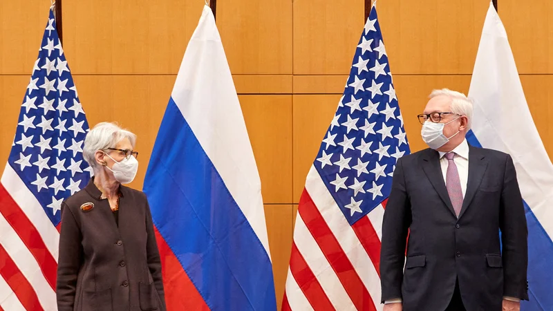 Fotografija: Namestnika ameriškega in ruskega zunanjega ministra, Wendy Sherman in Sergej Rjabkov, na srečanju v Ženevi. FOTO: Reuters