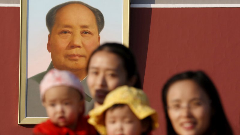 Fotografija: Še 45 let po njegovi smrti je Mao Zedong največji ktiajski voditelj. FOTO: Kim Kyung Hoon/Reuters
