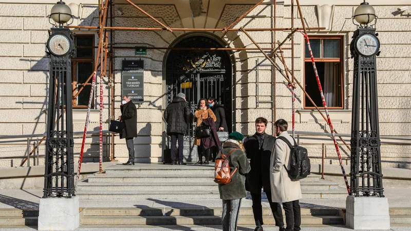 Fotografija: Vrhovno sodišče je odpiralo ponudbe na javno naročilo za vsa sodišča v državi. FOTO: Črt Piksi