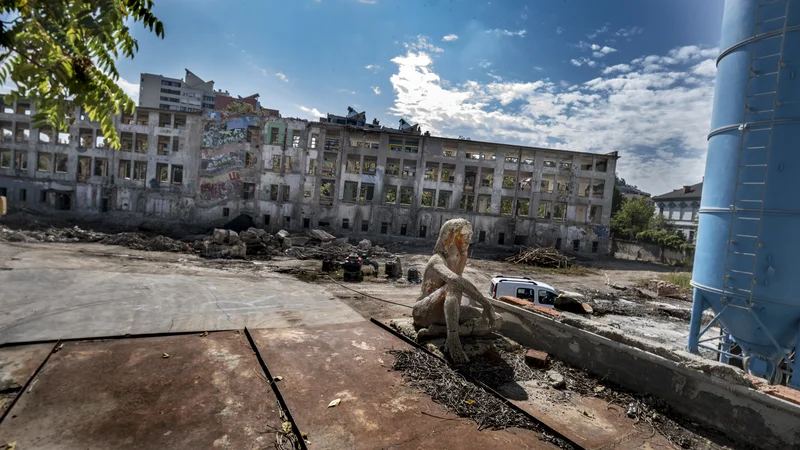 Fotografija: Rušitvena dela so že zaključili. FOTO: Branko Čeak