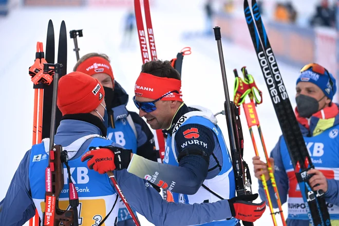 Domača reprezentanca s Philippom Nawrathom&nbsp;je v cilju prav tako imela nekaj razlogov za veselje. FOTO:&nbsp;Christof Stache/AFP
