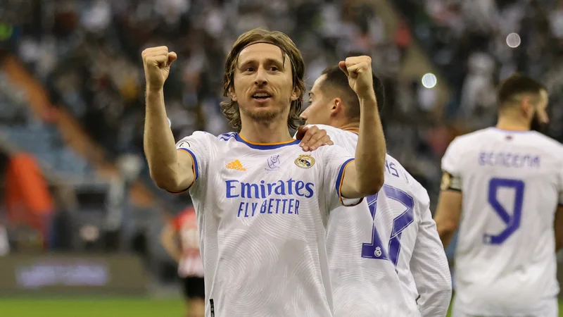 Fotografija: Luka Modrić se je takole veselil svojega gola. FOTO: Ahmed Yosri/Reuters
