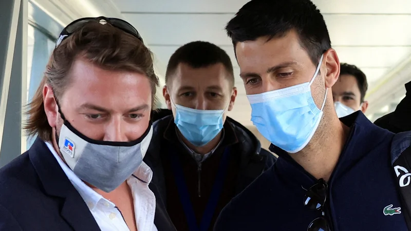 Fotografija: Novak Đoković je ob 12.18 pristal na letališču Nikole Tesle. FOTO: Christopher Pike/Reuters