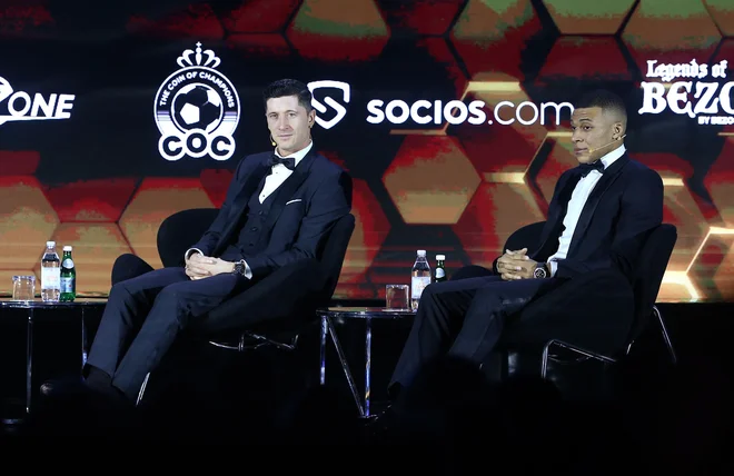 Tako Robert Lewandowski kot Kylian Mbappe (oba na fotografiji) sta se znašla na slovenskih glasovnicah.&nbsp;FOTO: Satish Kumar/Reuters
