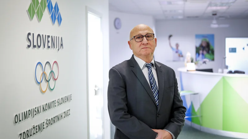 Fotografija: Predsednik Olimpijskega komiteja Slovenije Bogdan Gabrovec je z Janezom Janšo premleval o slovenski športni problematiki. FOTO: Matej Družnik