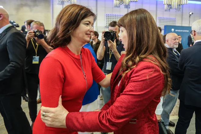 V Levici se strinjajo z oceno, da bi veljalo poslanske prestope omejiti. Minuli teden jim je ušel še en poslanec. Je bil tudi zadnji? FOTO: Voranc Vogel
